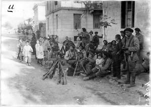 soldiers and children in volos 1917-ED